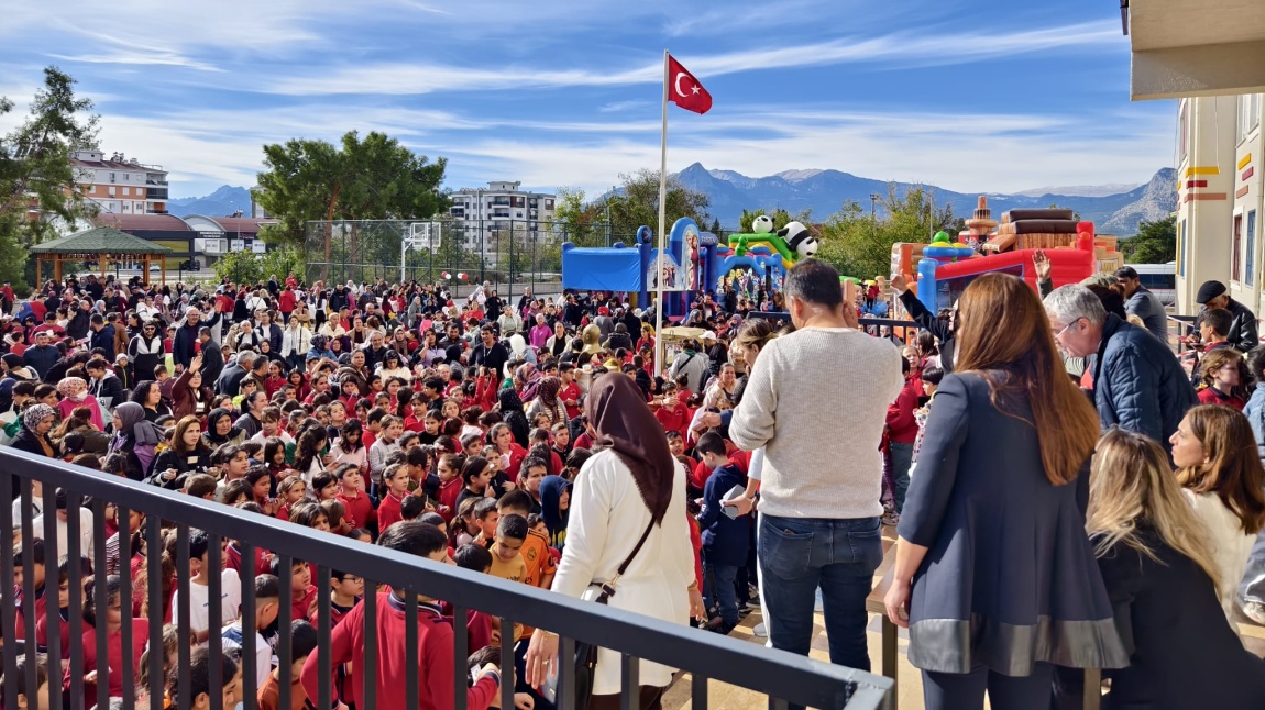 Kermesimizi büyük bir katılımla gerçekleştirdik.